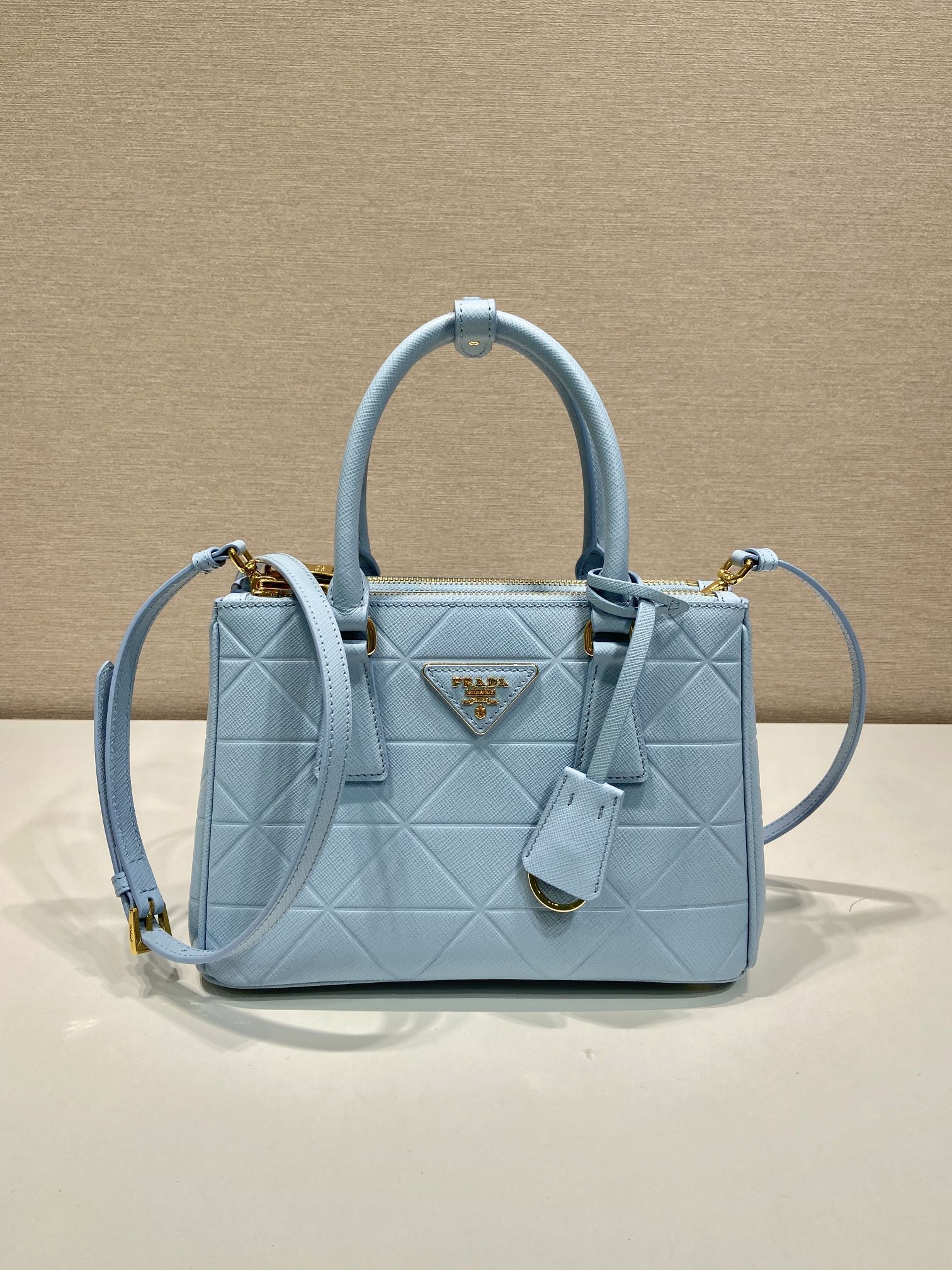 Prada_Tote_B